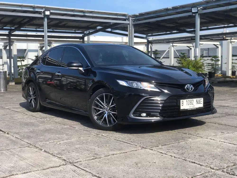 CAMRY V 2.5AT 2022, HITAM KM 15rban