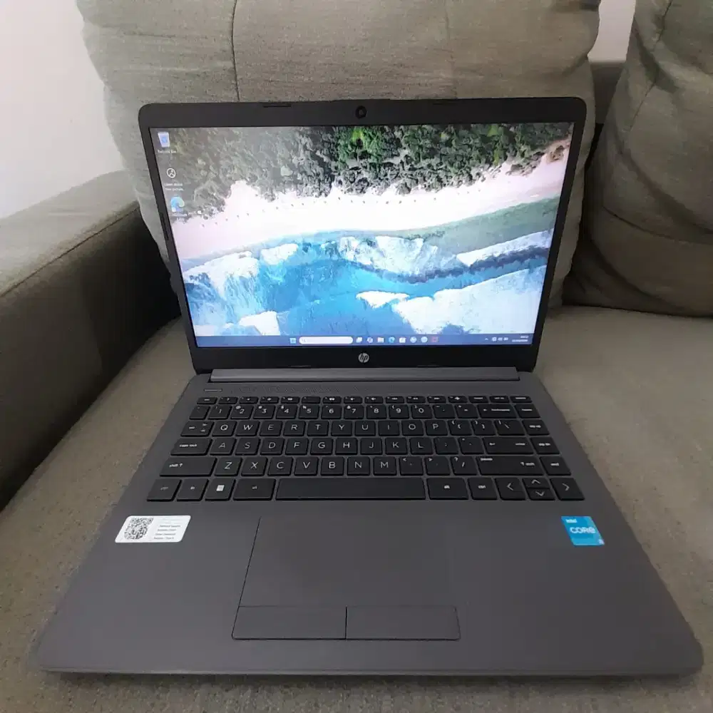 Laptop HP 240 G8 14 Inch