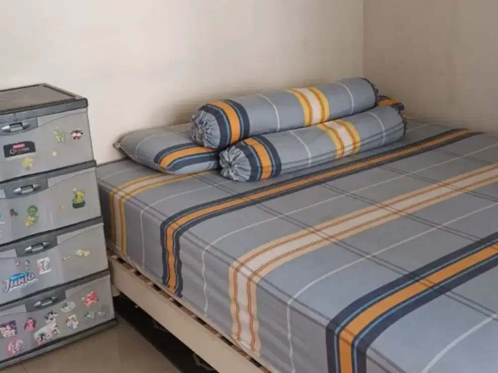 DIJUAL RUMAH TENGGILIS UTARA - SEMI FURNISHED