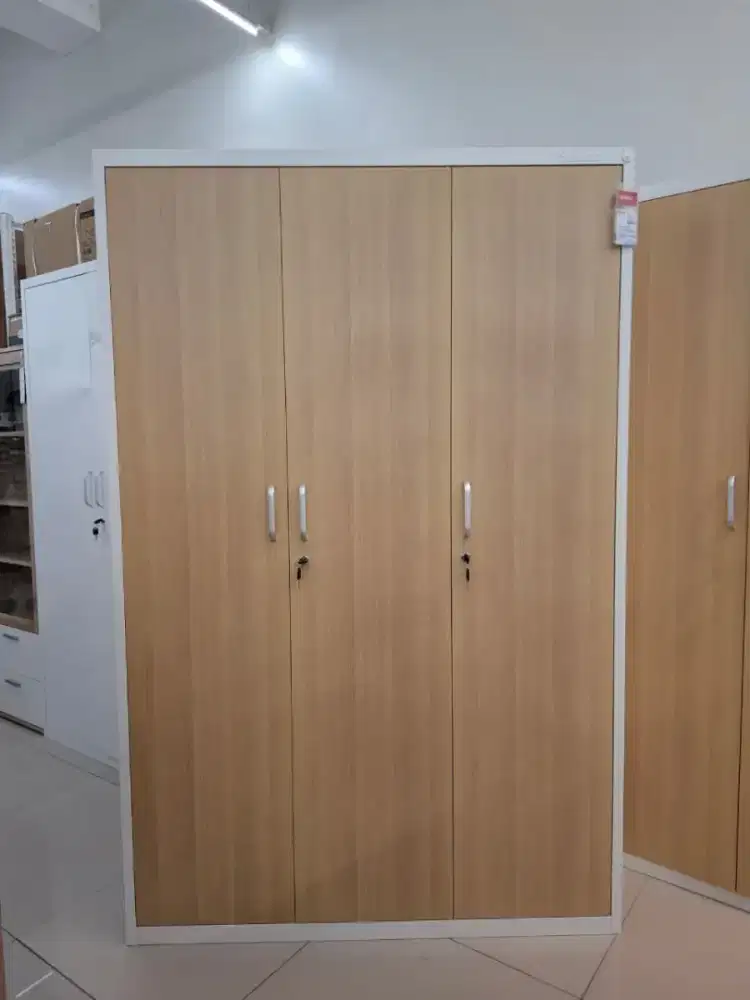 LEMARI FULL BESI MOTIF KAYU BY SELMA 1JT AN