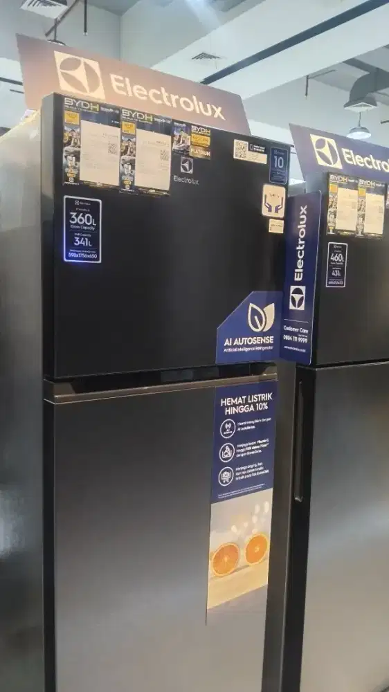 ELECTROLUX SMALL TWO DOOR 341 Liter