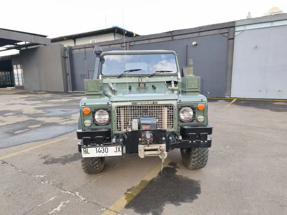 Landrover defender 110 military