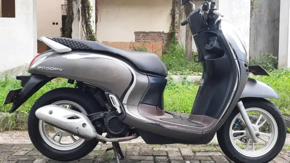 DIJUAL MURAH SCOOPY KEYLESS TH 2022 SURAT KOMPLIT NO MINUS
