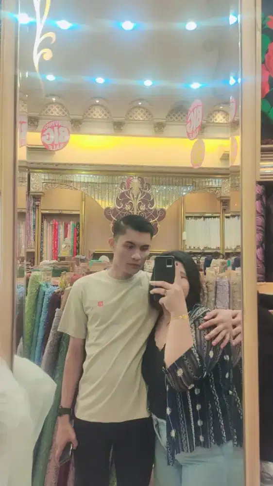 Cari kerjaan apa aja buat tunangan ku