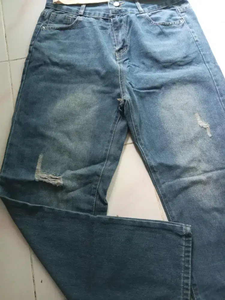 Celana jeans semi kulot