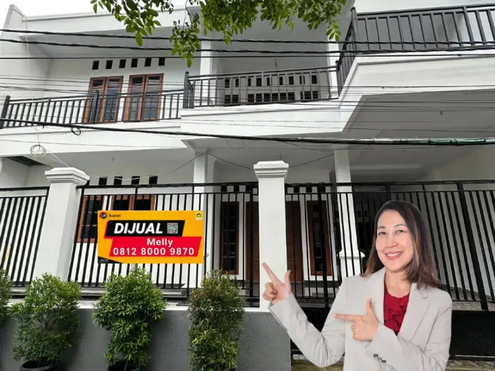Rumah bergaya Modern Luxury Komplek Duren Sawit Jakarta Timur