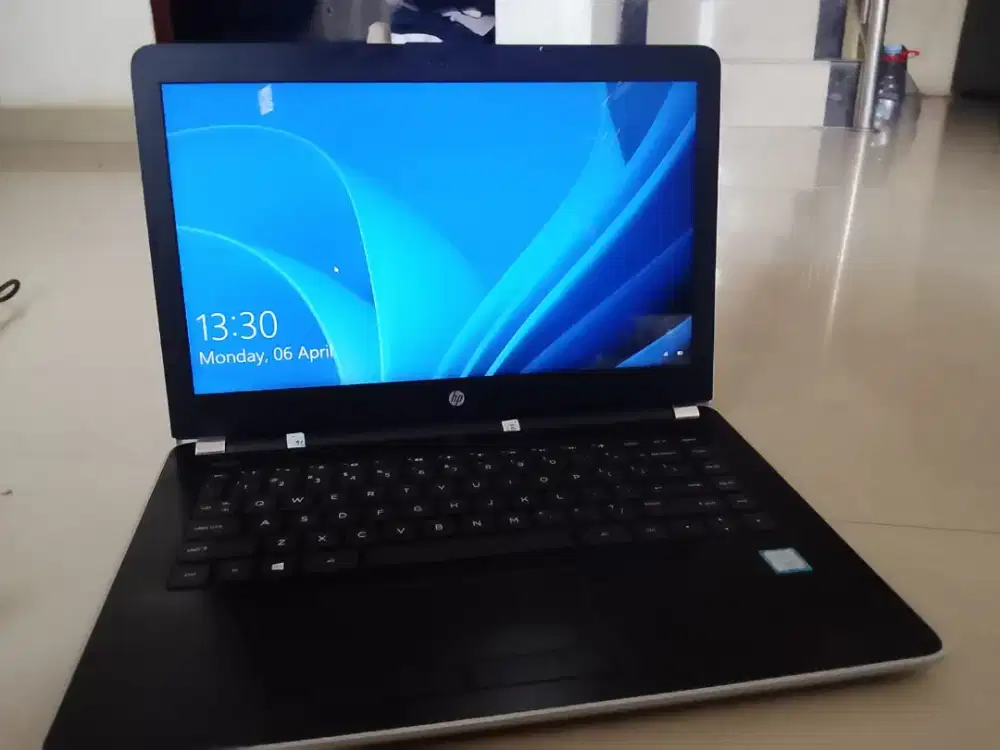 HP 14 BS740TU i3/4gb DDR4