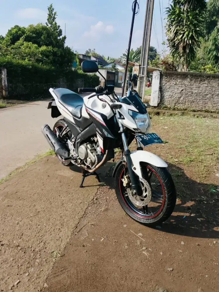 Vixion advance plat kodya Bandung