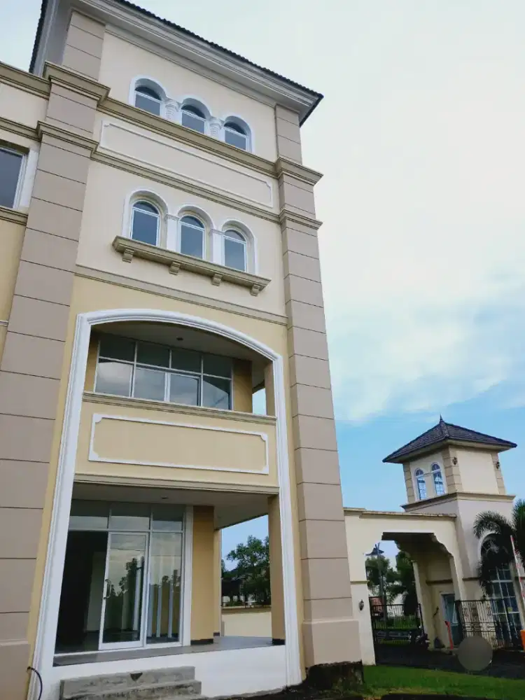 Disewakaan ruko baru posisi sudut 3,5 lt. Grand Kawanua Manado