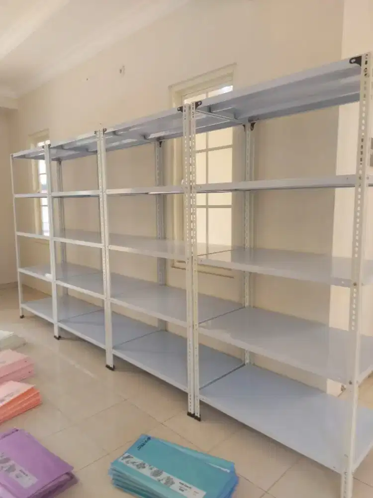 Rak besi gudang perabotan serbaguna