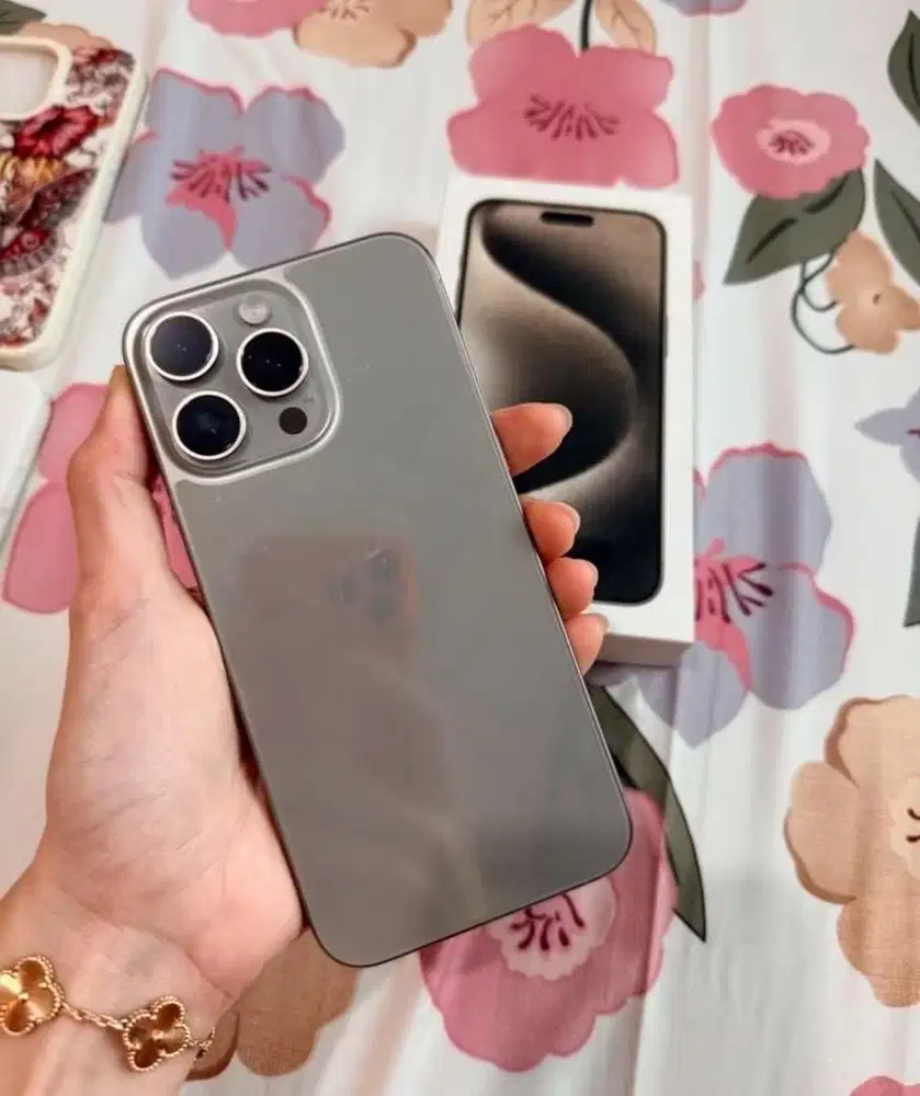 Iphone 15 promax 256 GB Natural titanium