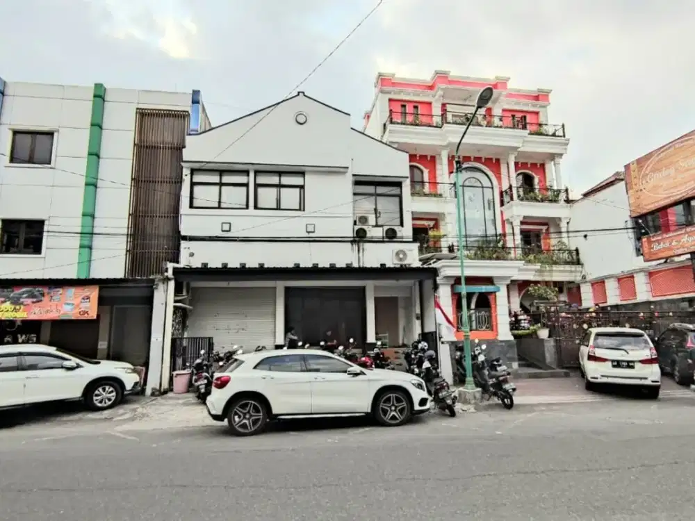 Ruko 2 Lantai di Pusat Keramaian Jl. Prof. Yohannes, Dekat Ugm