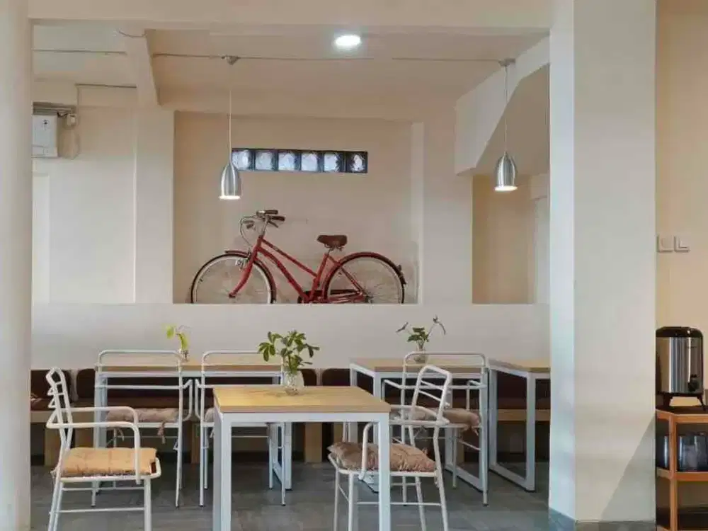 Disewakan mini building/ ruko 3 lantai ex kafe siap pakai di Utan Kayu Matraman Jakarta timur