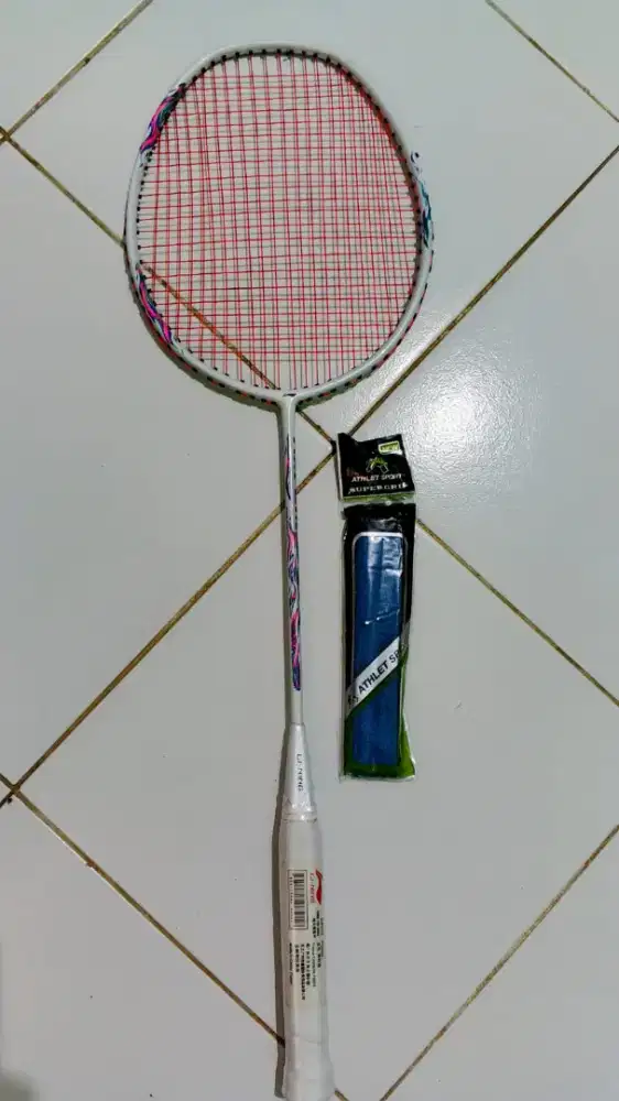 Raket badminton