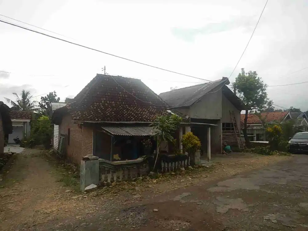 DI JUAL RUMAH
KEL. : SAMBENG
KEC. : TENGGIRING
KAB  : LAMONGAN