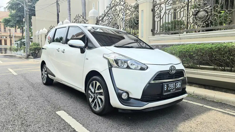 Sienta V 2017 AT Murah