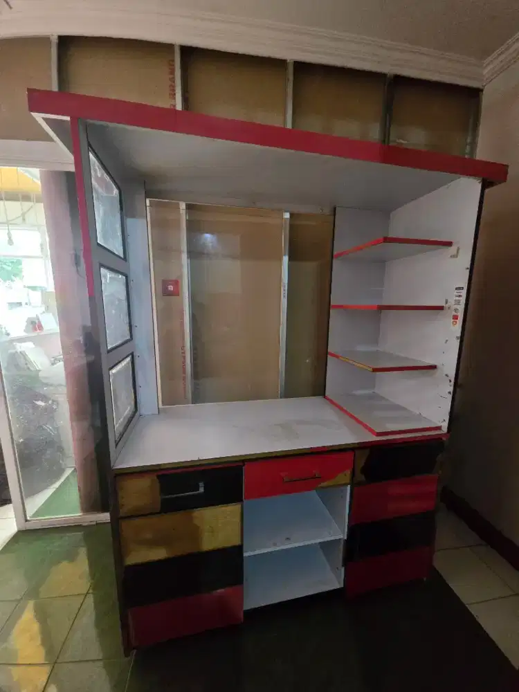 Gerobak bekas jualan burger