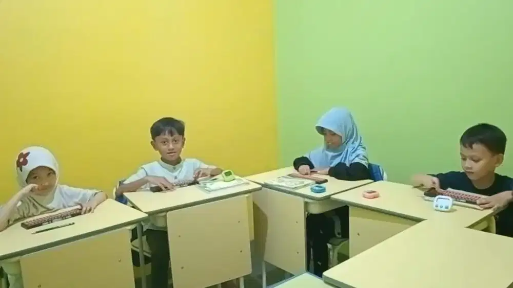 Dicari guru les membaca, menulis, berhitung