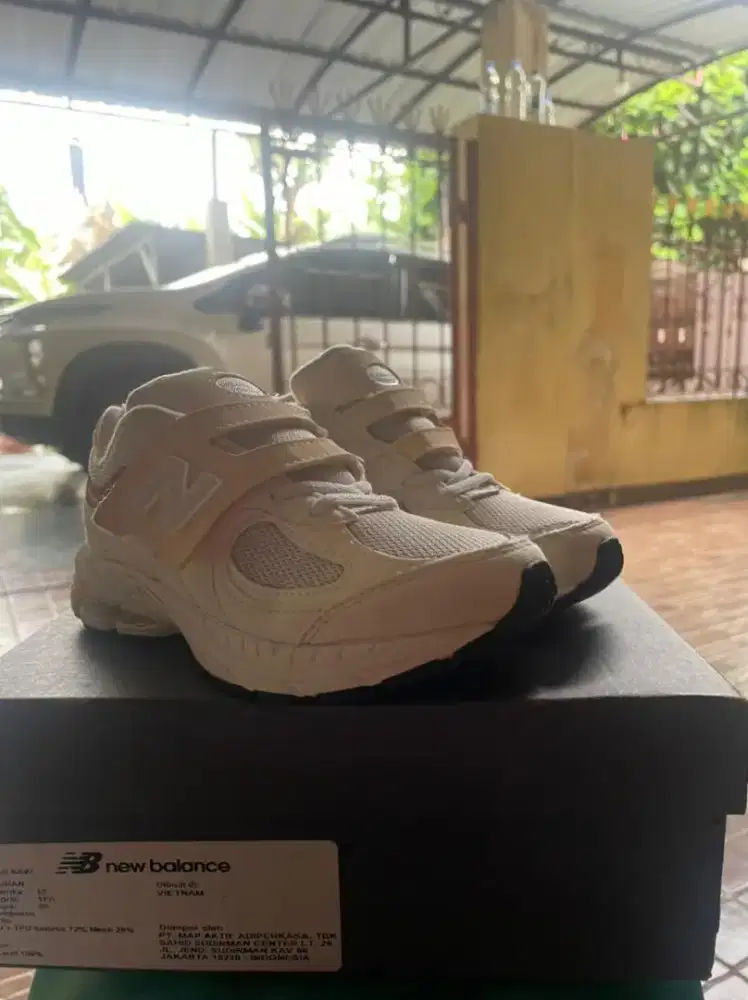 Dijual sepatu new balance anak