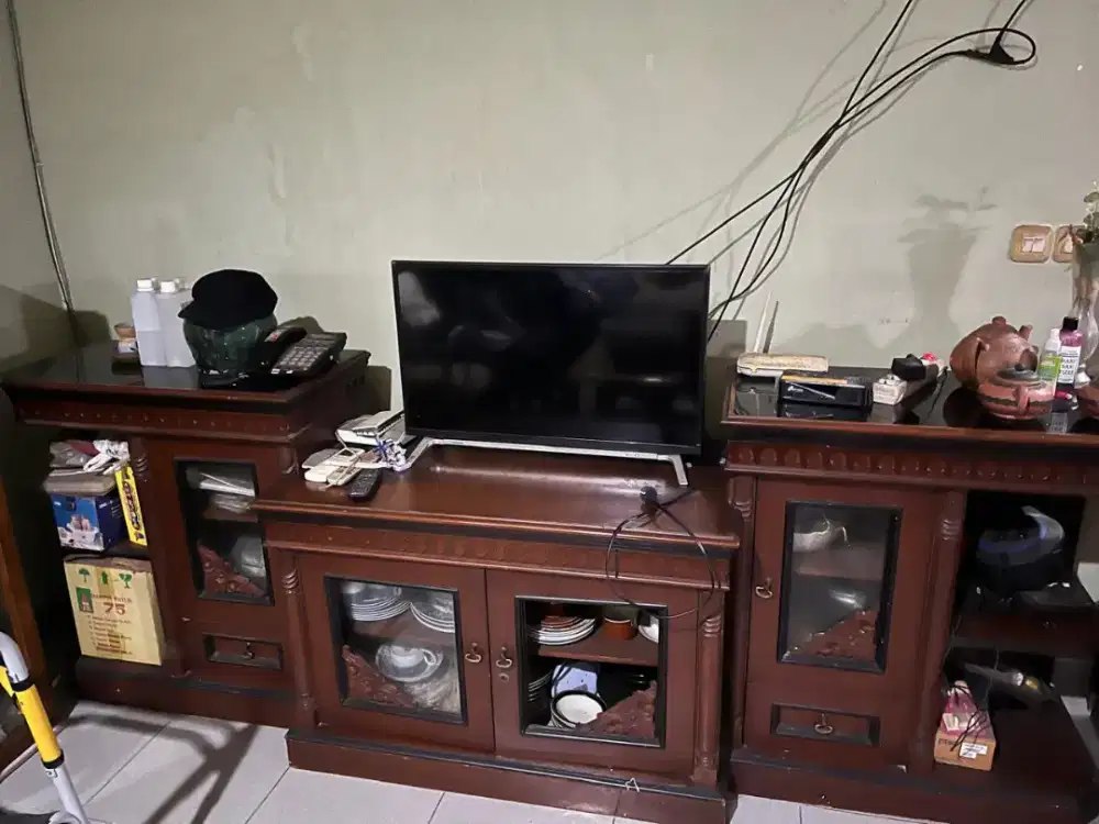 Meja TV Kayu Jati