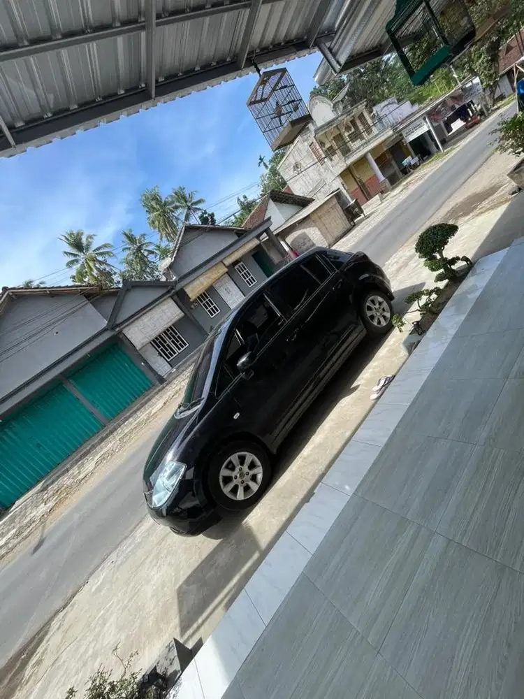 Di Jual mobil nissan latio