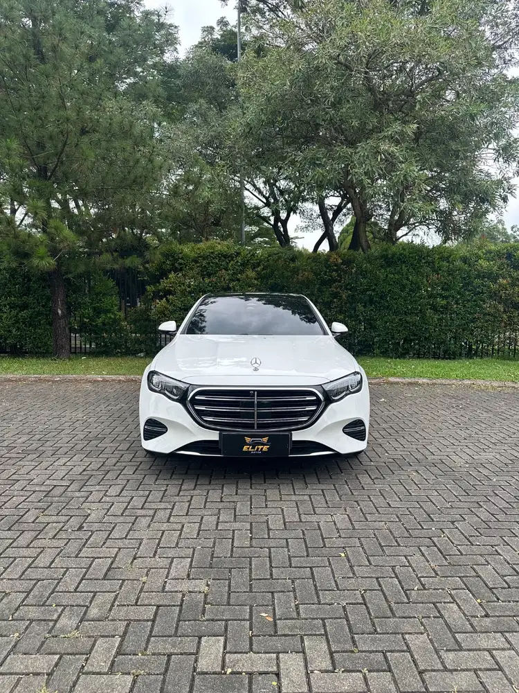 Mercedes Benz E200 Exclusive Line W214 2025 Odo 8 rb Mercy E200 E 200