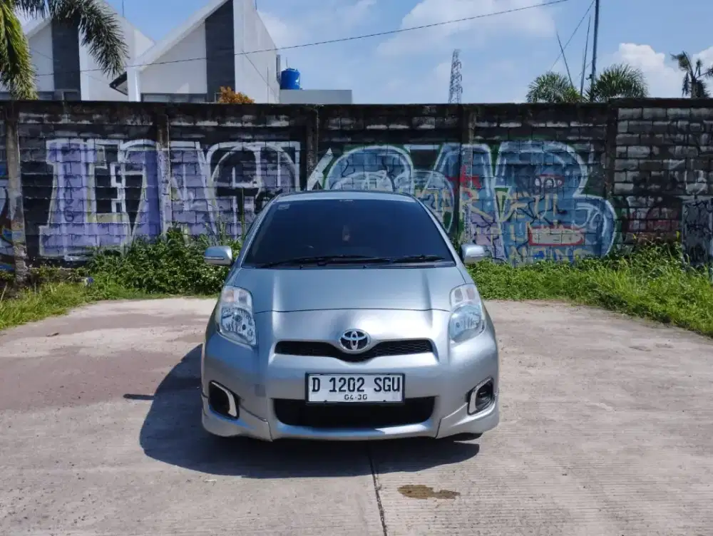 DP 5 jt.! Yaris E manual 2013