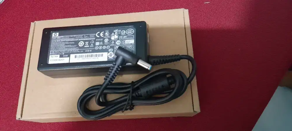 Adaptir Charger Laptop HP14s