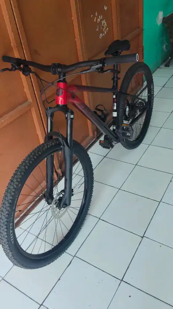 Di jual Polygon xtrada 6 size M istimewa mulus sekali