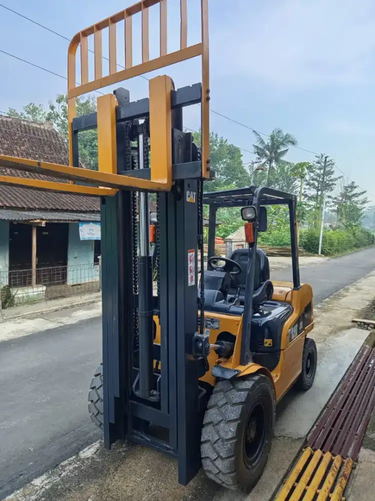 Forklift 3 Ton Caterpillar 2020 Threelift
