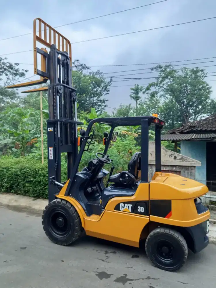 Forklift 3 Ton Caterpillar 2020 Threelift