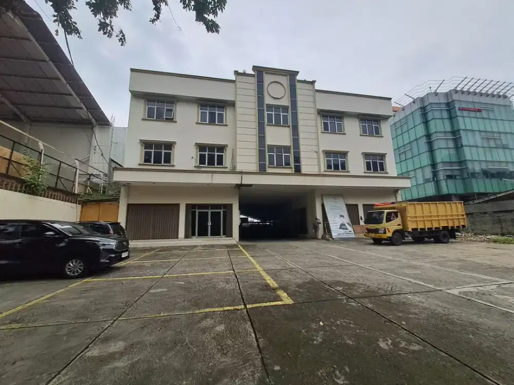 Gedung (kantor dan gudang) Danau Sunter Utara 2645m 3 lantai