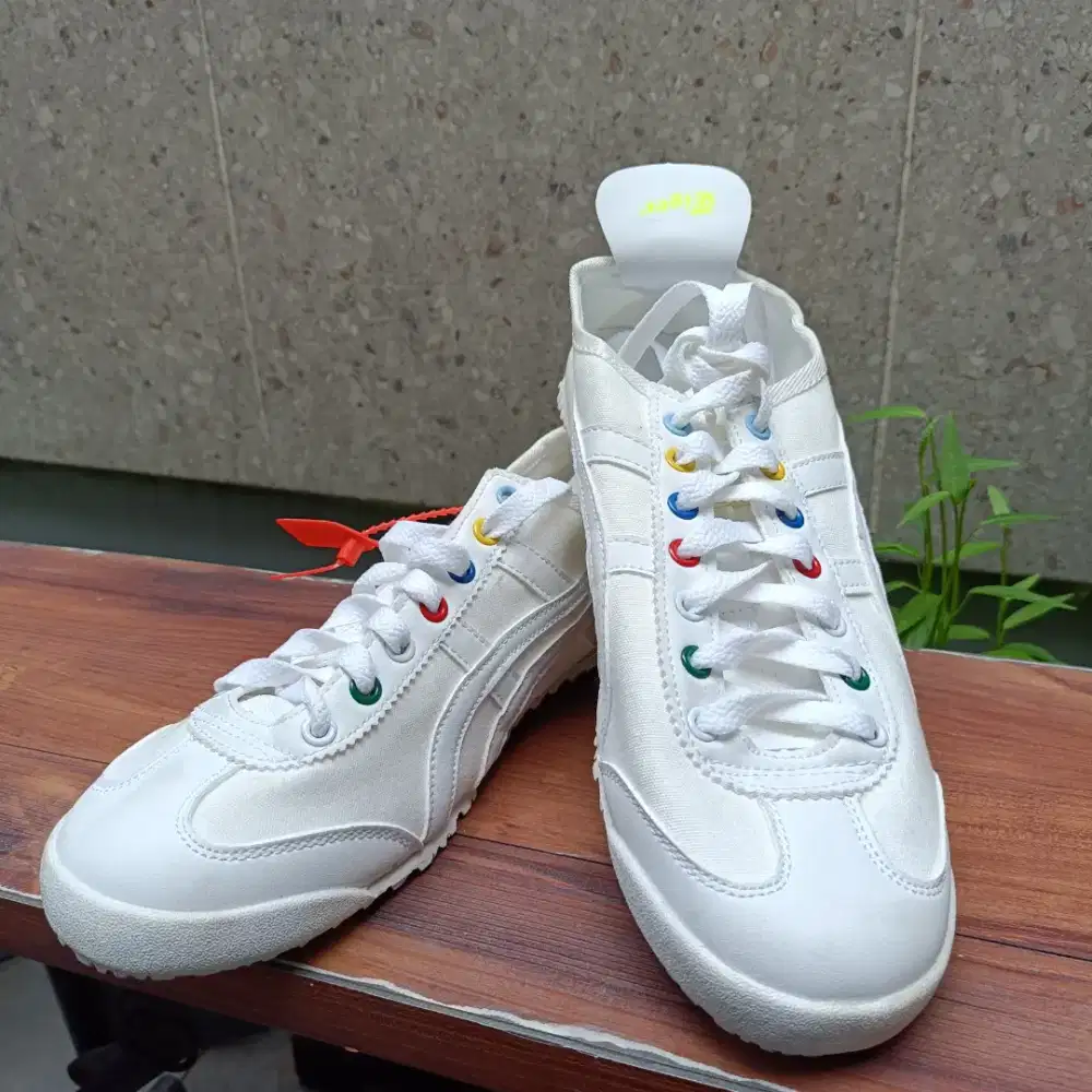 Sepatu olahraga sneakers Onitsuka Tiger Benetton size 44