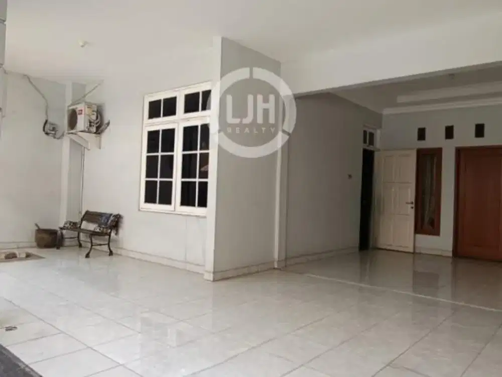 Rumah Minimalis di Perumahan Harapan Baru, Bekasi, Jawa Barat