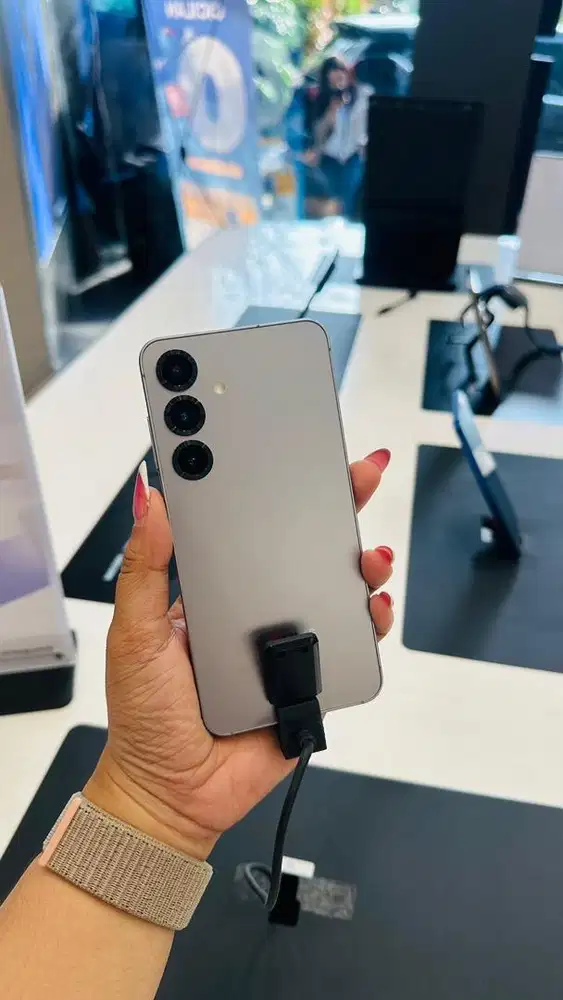 SAMSUNG GALAXY S25 NEWBOX