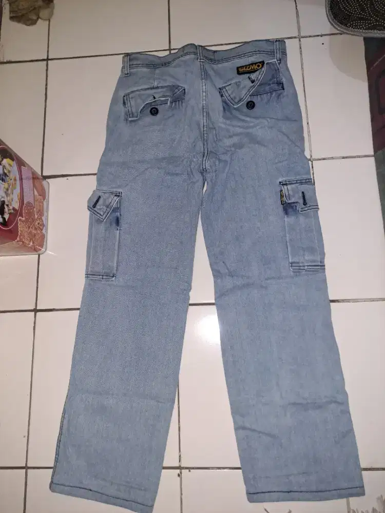 Celana cargo jeans size 28