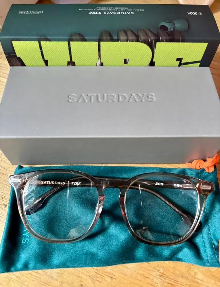 Kacamata Pria dan Wanita