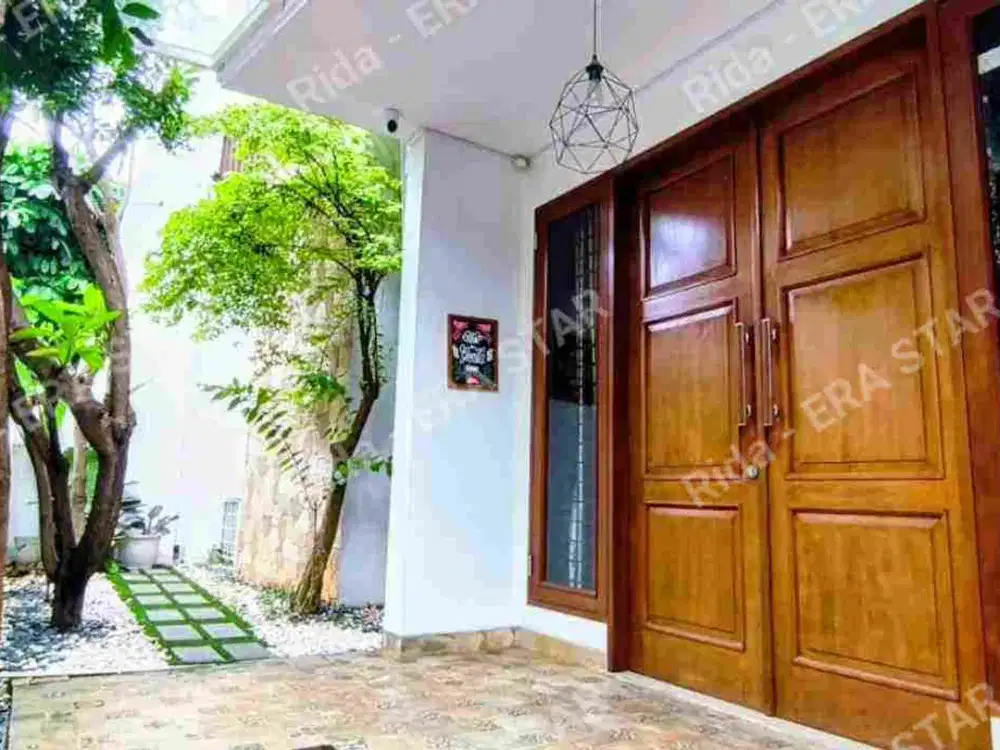 Rumah Mewah + Kolam Renang Siap Huni di Rawamangun Jakarta Timur