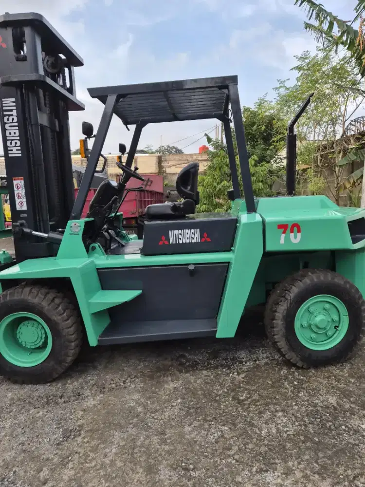 Forklift 7 Ton Mitsubishi siap kerja barang bagus
