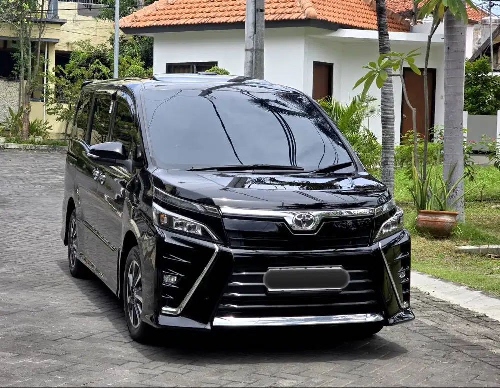TOYOTA VOXY AUTOMATIC TAHUN 2020 WARNA HITAM