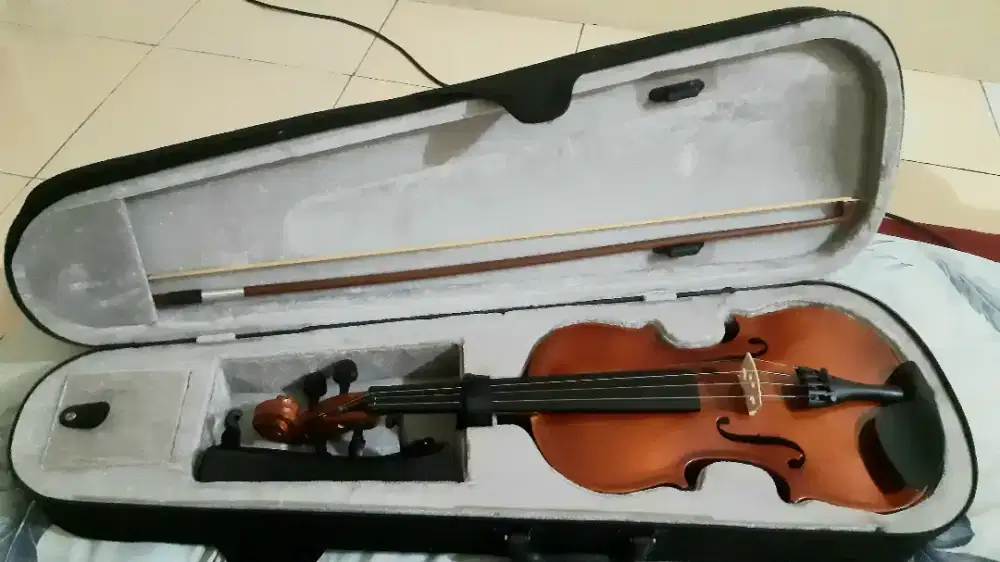 Biola 4/4 Fullset Violin Paganini PGN-01 Jarang Pakai