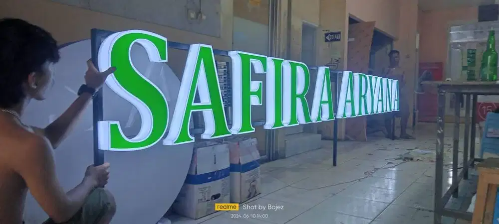 Huruf timbul//papan nama//neon box//reklame//acrylic//murah