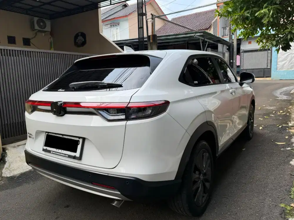Honda HR-V  putih th 2022 new model