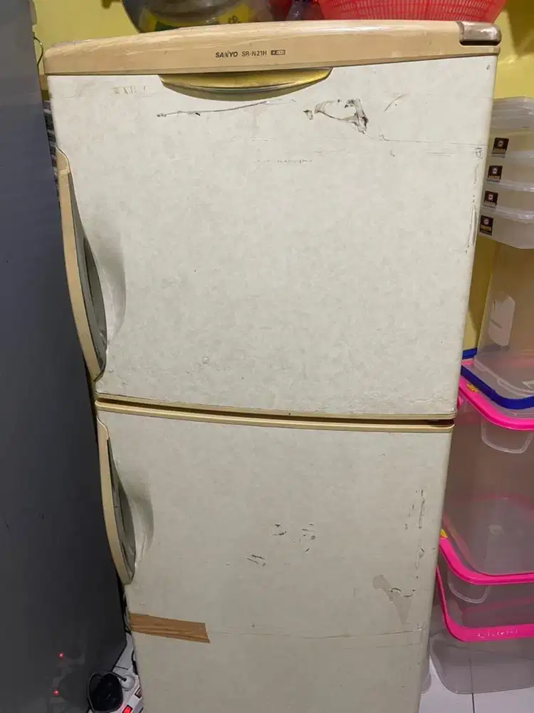 Jual cepat kulkas 2pintu sanyo SR-N21H