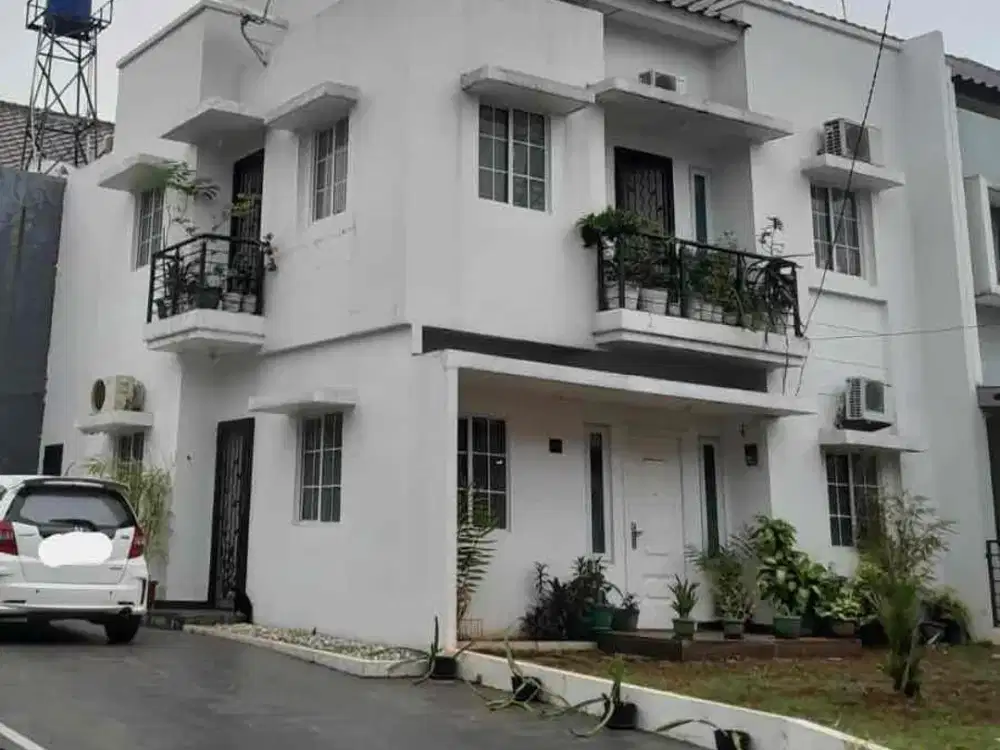 Rumah semi furnish Raffles hills cibubur