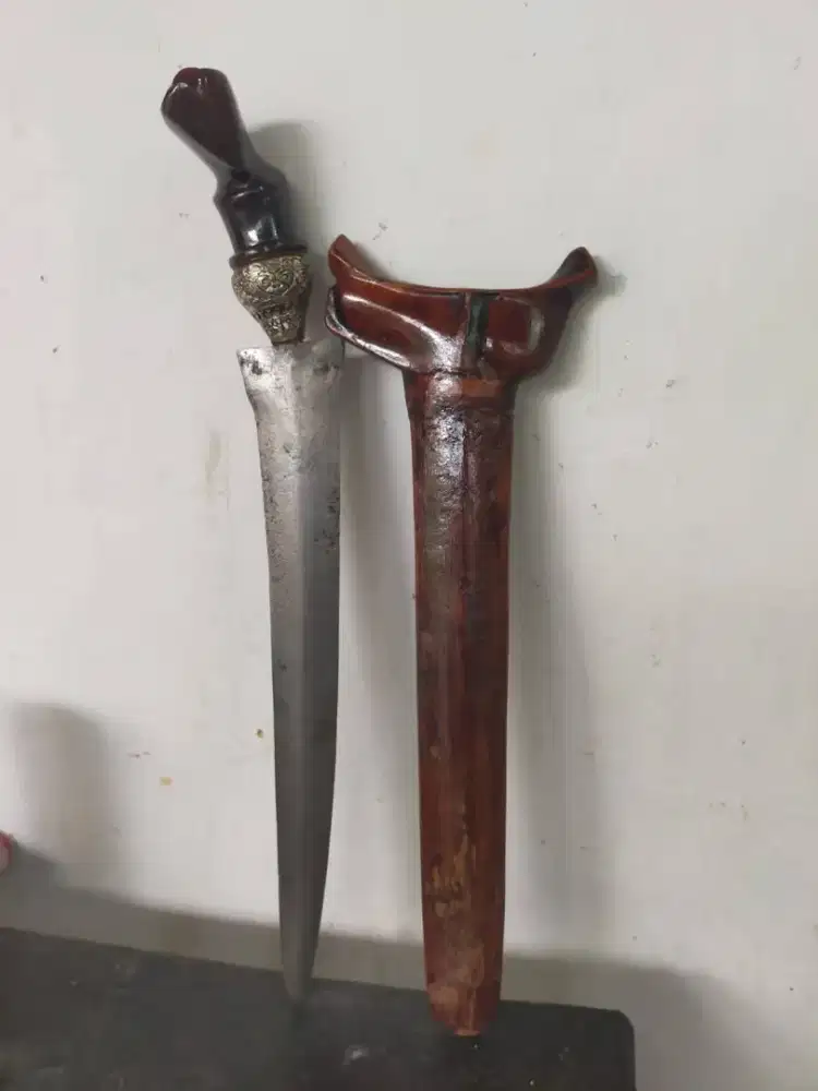 tumbak sepuh meteorit ageman