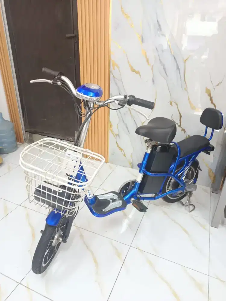 BARANG CUCI GUDANG : SEPEDA LSTRIK ISLAND INC BATERAI BARU & BAN BARU