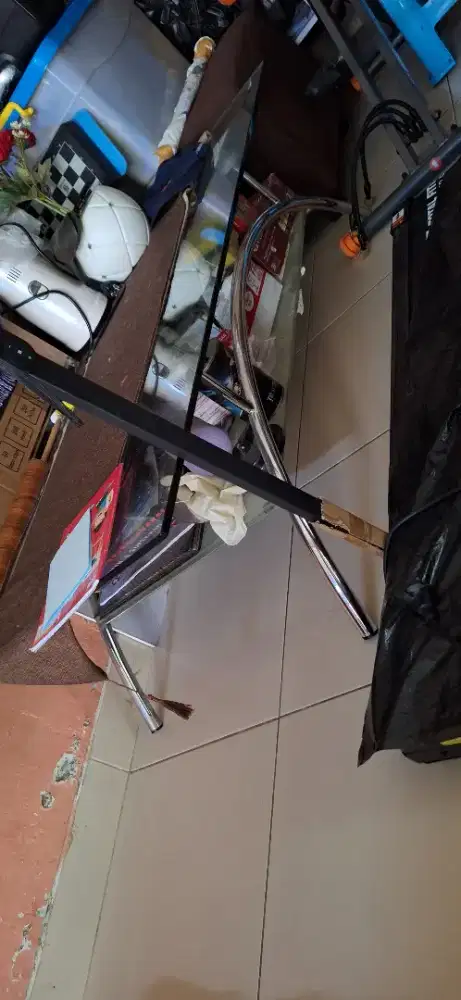 Meja tamu merk Informa