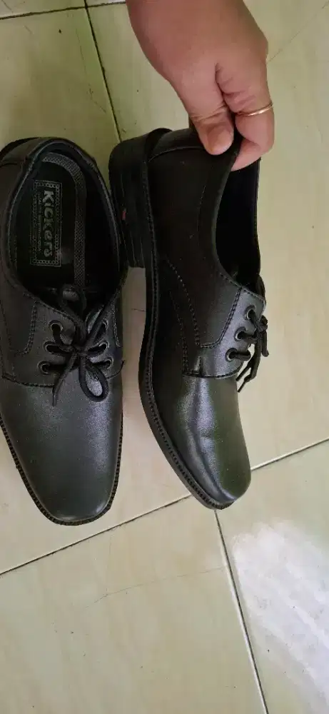 Sepatu pria kerja