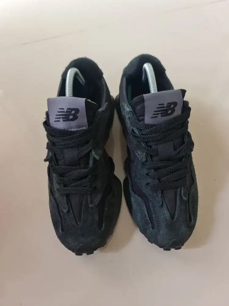 113. Sepatu Pria Running New Balance 327 Black
Second

Size : 40.5